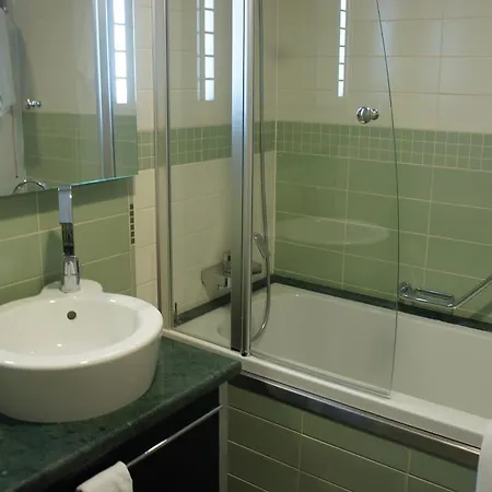 Emerald Alexor Apartamento *