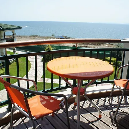 Emerald Alexor Apartamento Ravda